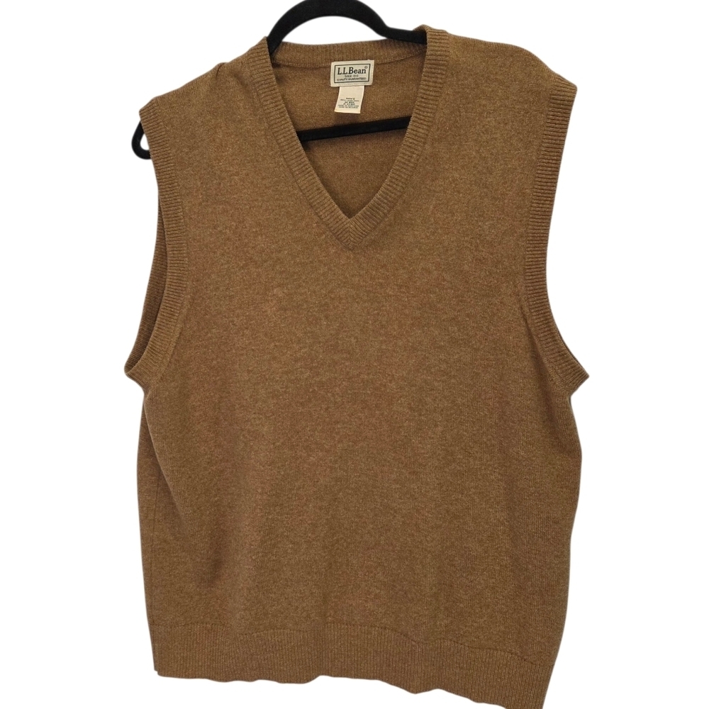 Vintage LL Bean Men's V-Neck Lambswool Sweater Vest Camel Tan Size Medium